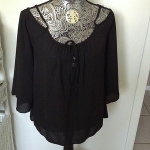 NEBLINA BLACK OFF THE SHOULDER TOP M